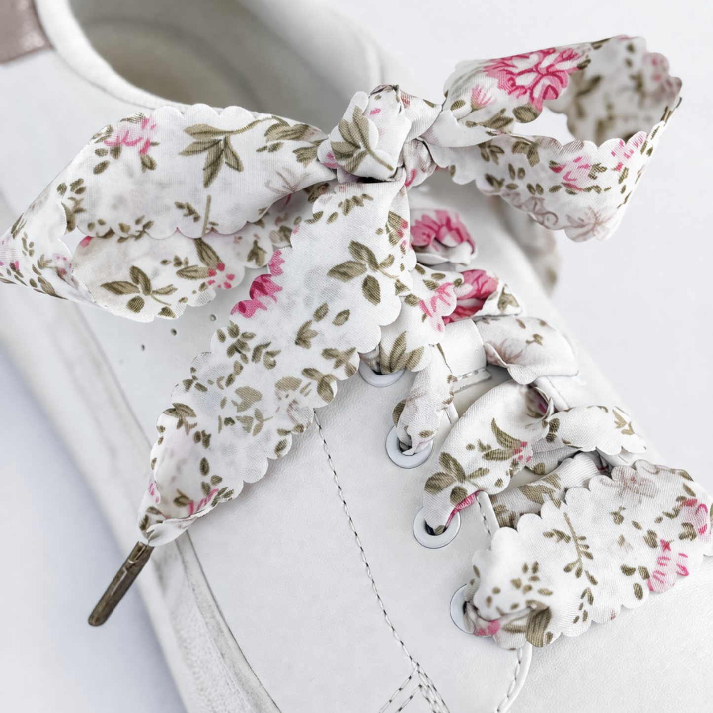 Scallop Floral Ribbon Shoelaces